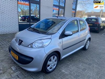 tweedehands Peugeot 107 1.0-12V XR / 1 JAAR APK / AIRCO / NAP / 5DRS / NETTE AUTO!!!!