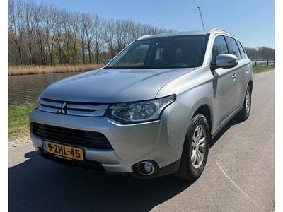 Grijs Gebruikt 2015 Mitsubishi Outlander SUV | € 8.999 (Eerlijke prijs)