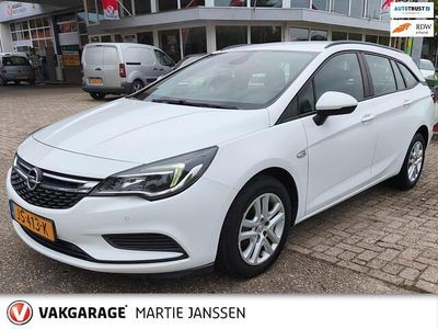 Wit Gebruikt 2016 Opel Astra Edition Stationwagen | € 8.925 (Iets duurder)