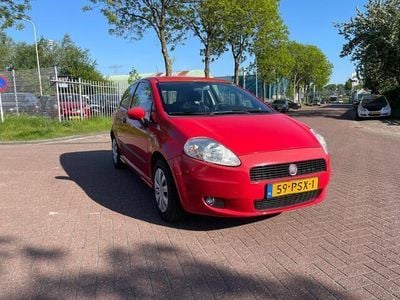 Occasion Fiat Grande Punto 84 PK (61 kW) 2011 Rood Hatchback