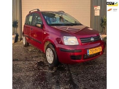 Rood Occasion 2005 Fiat Panda Dynamic Hatchback | € 1.495 (Eerlijke prijs)