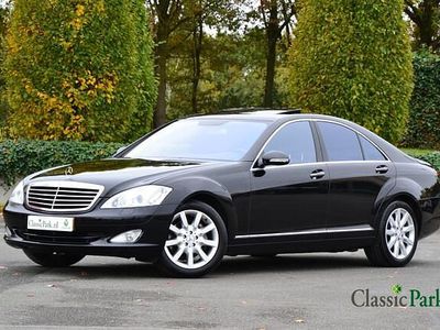 Zwart (metallic) Gebruikt 2006 Mercedes S500 Sedan | € 22.900