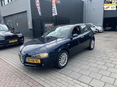 Occasion Alfa Romeo 147 Business 105 PK (77 kW) 2007 Blauw, metallic lak Hatchback