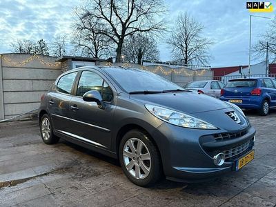 Grijs (metallic) Gebruikt 2006 Peugeot 207 Hatchback | € 2.895 (Eerlijke prijs)