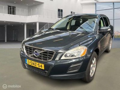 tweedehands Volvo XC60 2.0 D4 Summum dealer geleverd en onderhouden