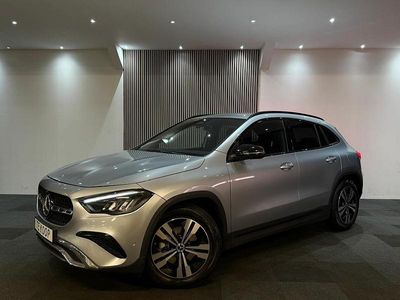 Grijs Occasion 2024 Mercedes GLA200 Luxury SUV | € 41.950
