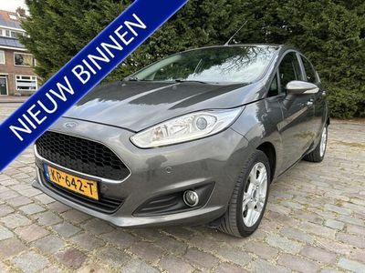 Grijs Gebruikt 2016 Ford Fiesta Style Hatchback | € 5.950 (Iets duurder)
