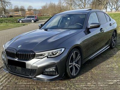 tweedehands BMW 330 i High Executive M Sport Performance 19''