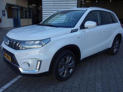 Wit Occasion 2023 Suzuki Vitara SUV | € 24.800 (Eerlijke prijs)