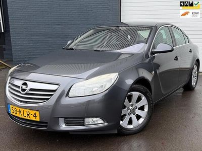 Grijs Occasion 2010 Opel Insignia Edition Sedan | € 4.350 (Eerlijke prijs)