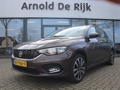Occasion Fiat Tipo Lounge 95 PK (69 kW) 2017 Bruin Sedan