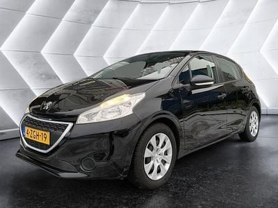 Zwart Gebruikt 2015 Peugeot 208 Access Hatchback | € 4.940 (Goede deal)