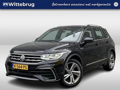 Zwart (metallic) Occasion 2021 VW Tiguan R-line SUV | € 32.950 (Goede deal)