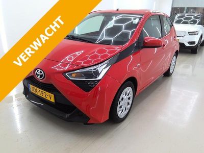 Rood Occasion 2019 Toyota Aygo X-play Hatchback | € 10.950 (Eerlijke prijs)