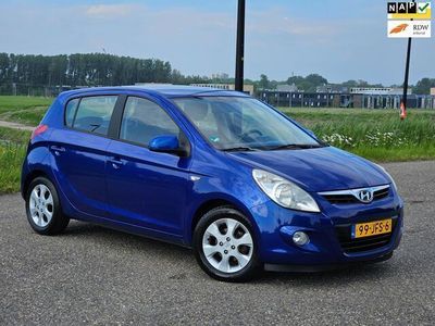 tweedehands Hyundai i20 1.4i i-Catcher Clima/Leder/Lmv/Stuurbed/Nap/Boekjes