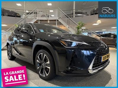 Zwart Gebruikt 2023 Lexus UX Business Edition SUV | € 34.900 (Goede deal)