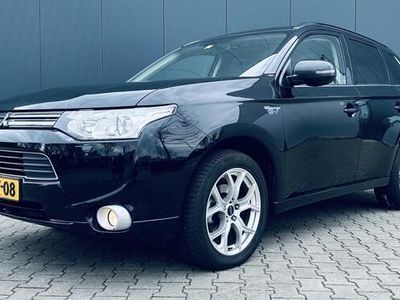 tweedehands Mitsubishi Outlander 2.0 PHEV Instyle Airco Cruise Navi Camera Trekhaak