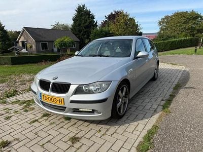 BMW 325