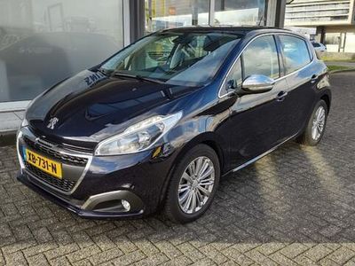 tweedehands Peugeot 208 1.2VTI - 110pk Ececutive