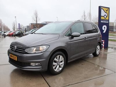 Grijs Occasion 2015 VW Touran Highline MPV | € 10.949 (Goede deal)