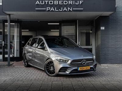 Grijs (metallic) Occasion 2019 Mercedes 200 Premium Plus MPV | € 23.499 (Duur)