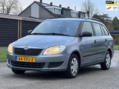 Grijs Gebruikt 2012 Skoda Fabia Fresh Stationwagen | € 3.650 (Eerlijke prijs)