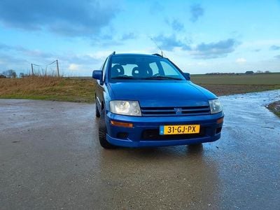 Gebruikt 2000 Mitsubishi Space Runner MPV | € 1.799