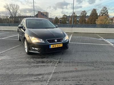 Zwart (metallic) Gebruikt 2016 Seat Leon ST Business Stationwagen | € 9.500