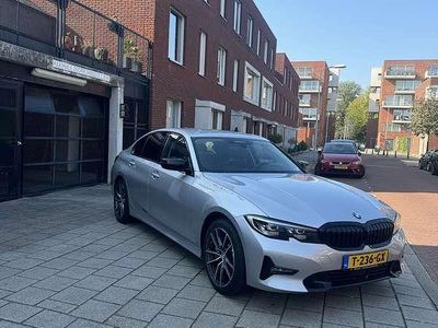 BMW 330e