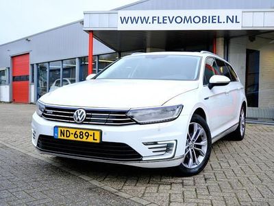 Wit Occasion 2016 VW Passat GTE Stationwagen | € 14.950 (Eerlijke prijs)