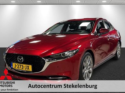 Rood Occasion 2020 Mazda 3 Comfort Sedan | € 20.040 (Eerlijke prijs)