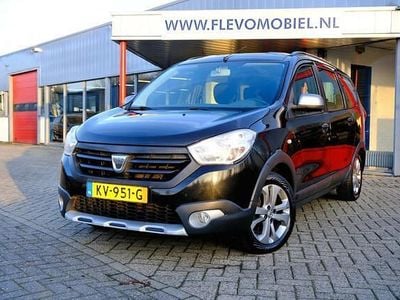 Zwart Occasion 2016 Dacia Lodgy Stepway MPV | € 10.450 (Iets duurder)