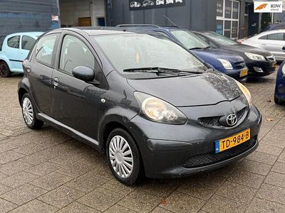 Grijs Gebruikt 2007 Toyota Aygo Hatchback | € 1.850 (Eerlijke prijs)