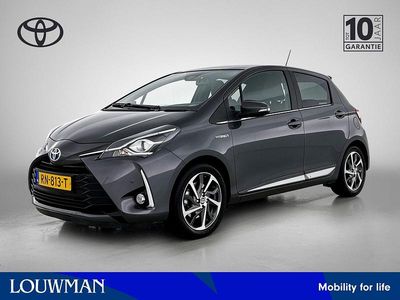 Grijs metallic Gebruikt 2018 Toyota Yaris Premium Hatchback | € 17.995 (Eerlijke prijs)