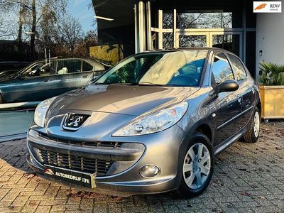 Grijs Occasion 2010 Peugeot 206+ Hatchback | € 2.199 (Eerlijke prijs)