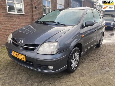 Nissan Almera Tino