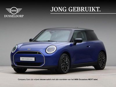 Nieuw Mini Cooper SE Favoured 94 kW (129 PK) 2026 Blauw Hatchback