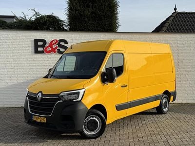 Geel Occasion 2022 Renault Master Komfort Van | € 15.800 (Goede deal)