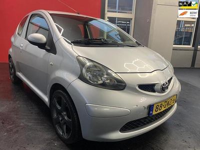 Occasion Toyota Aygo 68 PK (50 kW) 2008 Grijs Hatchback