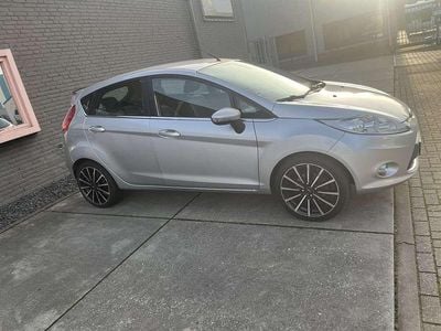 Grijs Occasion 2009 Ford Fiesta Ghia Hatchback | € 2.700 (Goede deal)