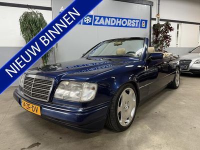 Occasion Mercedes E220 150 PK (110 kW) 1996 Blauw, metallic lak Cabriolet