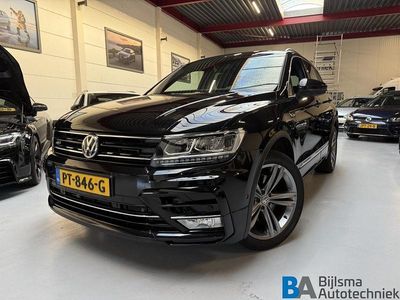 Zwart (metallic) Gebruikt 2016 VW Tiguan R-line SUV | € 23.950 (Eerlijke prijs)