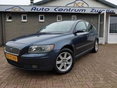 Blauw (metallic) Occasion 2005 Volvo V50 Kinetic Stationwagen | € 6.950 (Iets duurder)