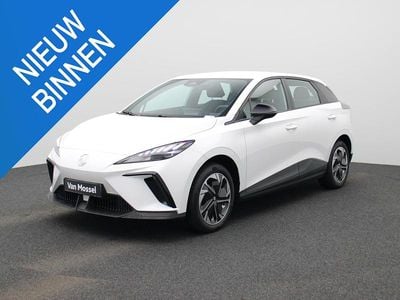Wit Nieuw 2025 MG MG4 EV Hatchback | € 23.495 (Eerlijke prijs)