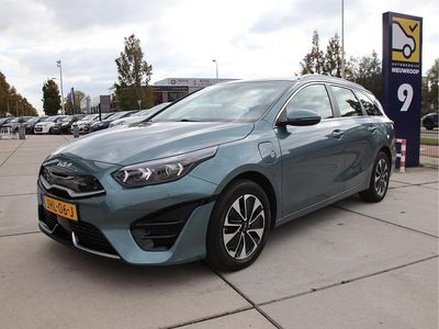 Grijs Occasion 2022 Kia Ceed Hatchback | € 21.949 (Eerlijke prijs)