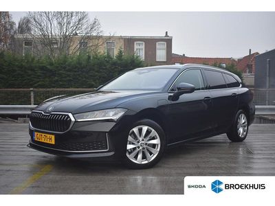 Zwart Occasion 2024 Skoda Superb First Edition Stationwagen | € 42.895 (Eerlijke prijs)