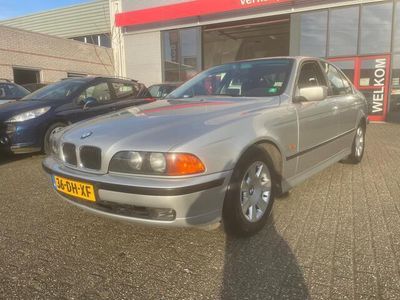 BMW 523