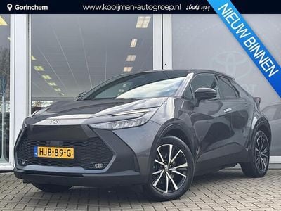 Grijs (metallic) Occasion 2025 Toyota C-HR SUV | € 34.900 (Super prijs)