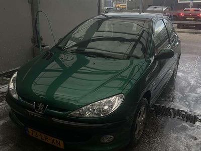Groen Gebruikt 2003 Peugeot 206 Premium Hatchback | € 2.000 (Duur)