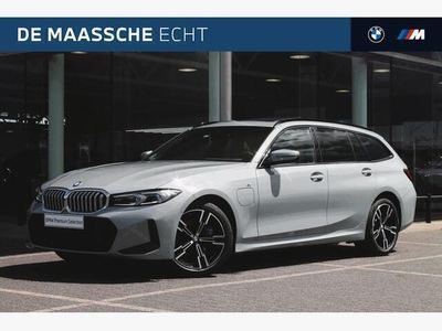 Grijs Gebruikt 2024 BMW 330 Executive Stationwagen | € 49.950 (Duur)